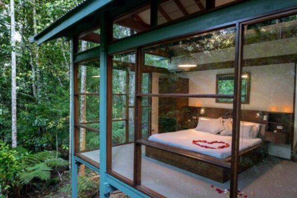 hotel with a private hot tub Crystal Creek Rainforest Retreat NSW 3