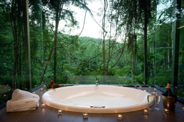 hotel with a private hot tub Crystal Creek Rainforest Retreat NSW 7