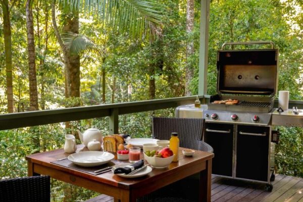 hotel with a private hot tub Crystal Creek Rainforest Retreat NSW 8