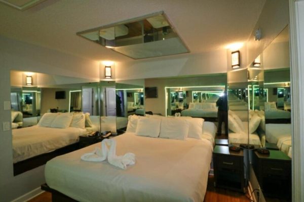 hotel with mirrors on ceiling Envi Boutique Hotel in USA 33