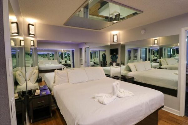 hotel with mirrors on ceiling Envi Boutique Hotel in USA