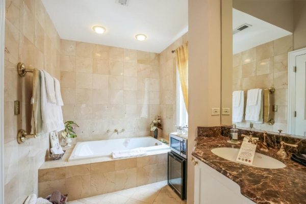 hotels for couples in chicago - harvey house b&b 1