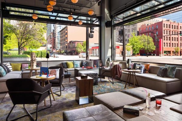 hotels for couples in chicago - moxy chicago 1