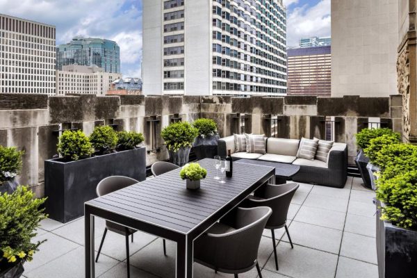 hotels for couples in chicago - the gwen 7