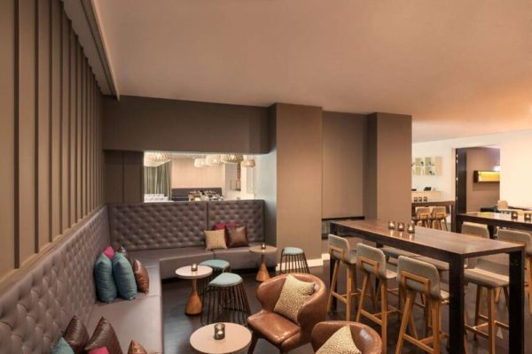 hotels with a hot tub Mantra on Russell Melbourne 4