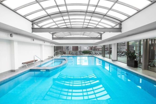 hotels with a hot tub Mantra on Russell Melbourne 5