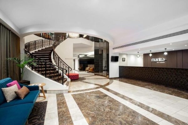 hotels with a hot tub Mantra on Russell Melbourne