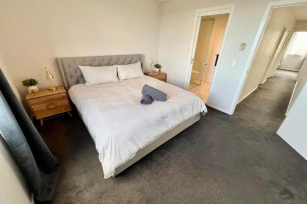 house with a hot tub Luxury St Kilda Townhouse in the Sky Melbourne 4