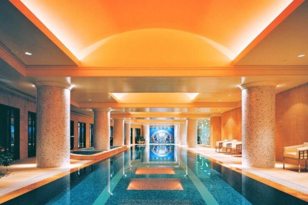 hoyel with a hot tub Park Hyatt Melbourne 4