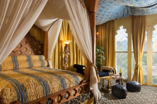 love hotel california victorian mansion 2