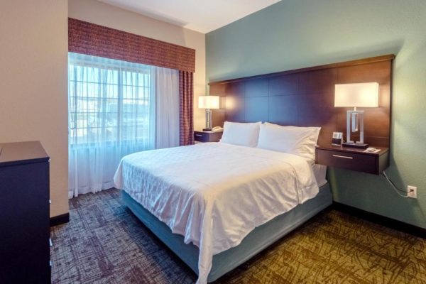 love hotels in Houston - Staybridge Suites 1