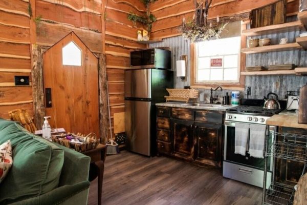 themed hotels in dallas hobbit treehouse 2